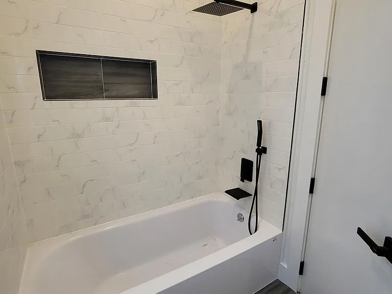 682 Whitney Ave #1 — Photo 3
