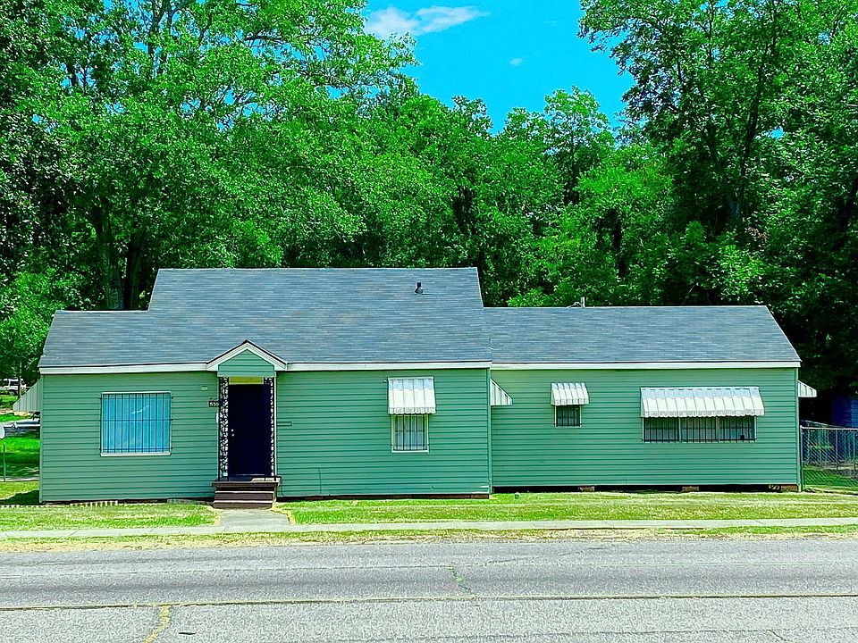 Exterior Street