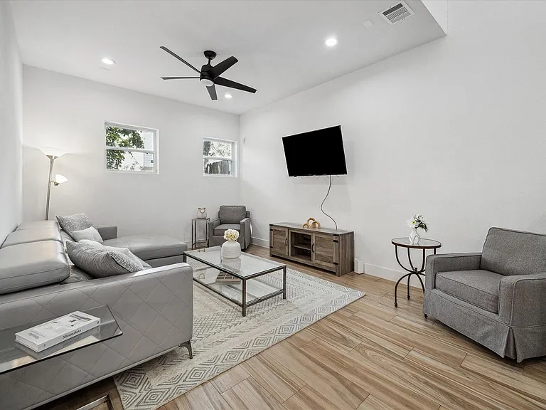 5021 Creekmont Dr — Photo 11