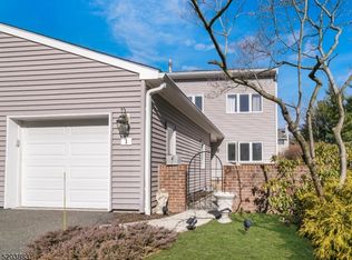 1 Litchult Ln, Mahwah, NJ 07430