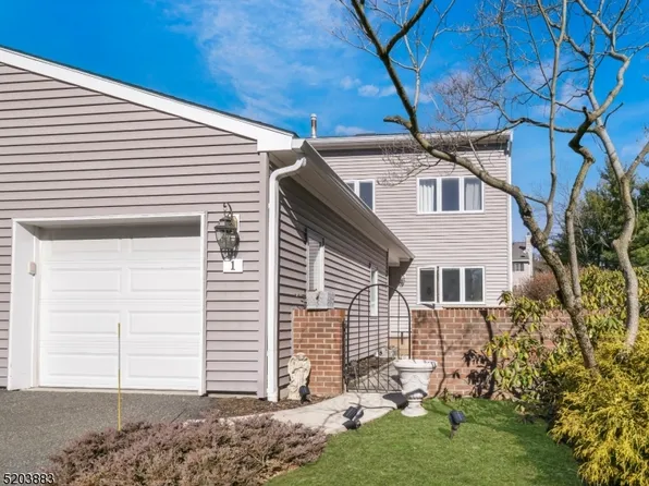 1 Litchult Ln, Mahwah Twp., NJ 07430