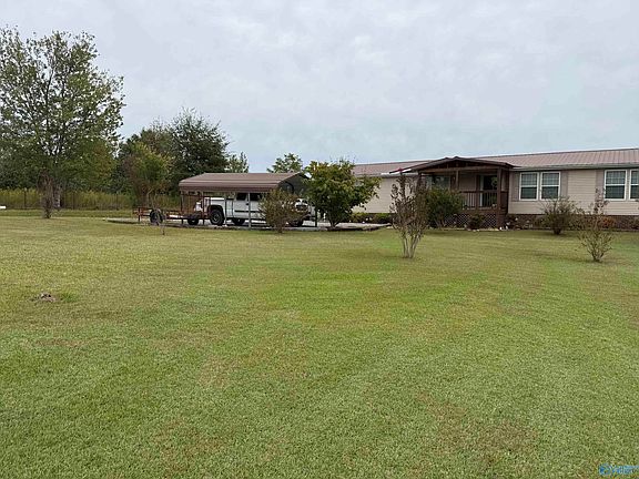 3rd image of 15 Maple Tree Dr