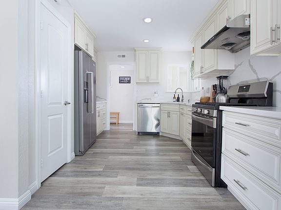 5th image of 9922 Cheshire Ave #3