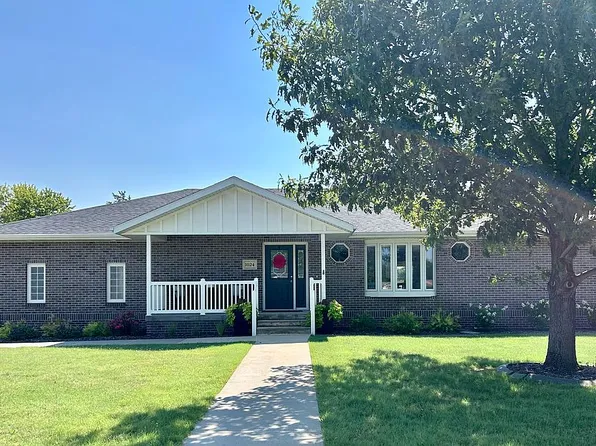 1024 Broadway St, Holdrege, NE 68949