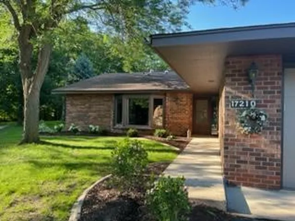 17210 3rd Ave N, Plymouth, MN 55447