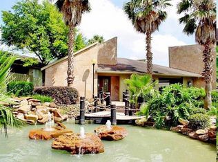 9797 Meadowglen Ln APT 304, Houston, TX 77042