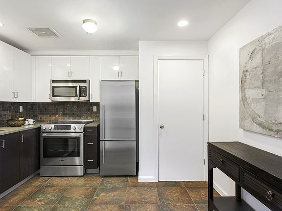 4th image of 189 Avenue C APT 4B