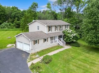 413 Pidgeon Hill Rd, Branchville, NJ 07826