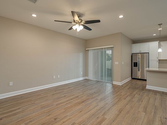 2nd image of 1047 Oak Hammock Dr