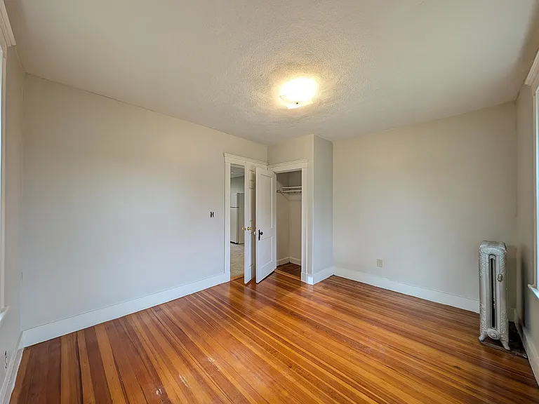 14 Montgomery St — Photo 11