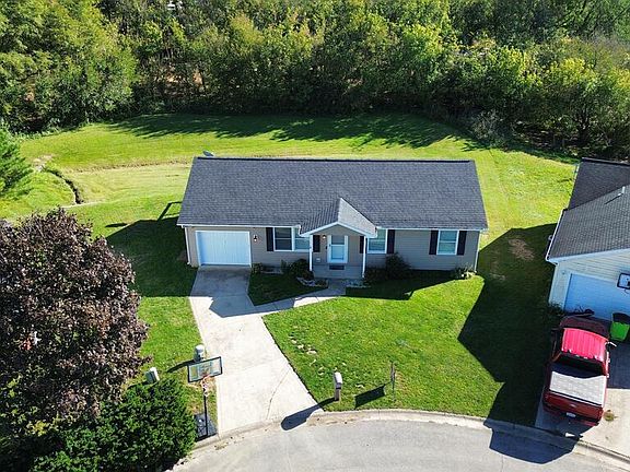 4th image of 10 Willow Creek Rd