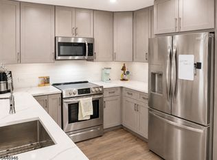 1 Carriage City Plz APT 1122, Rahway, NJ 07065