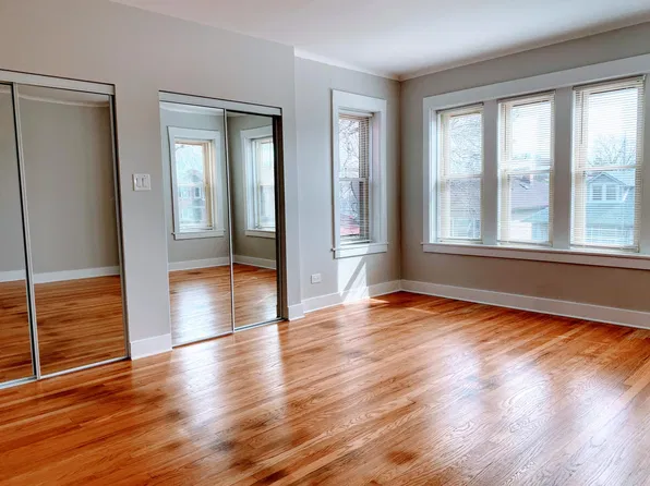 4956 W Drummond Pl, Chicago, IL