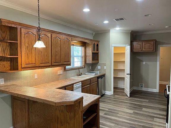 5th image of 1810 Sparta Oaks Dr