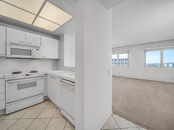 5th image of 525 E Seaside Way Unit 1410