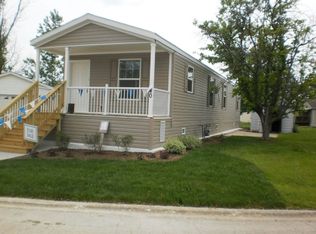 40 Meadowlark Ln, Beecher, IL 60401