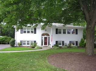 2813 Elsmore St, Fairfax, VA 22031