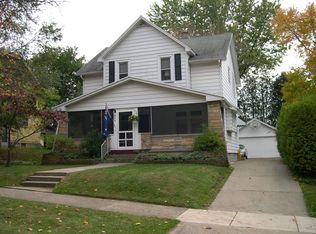864 Coldbrook St NE, Grand Rapids, MI 49503