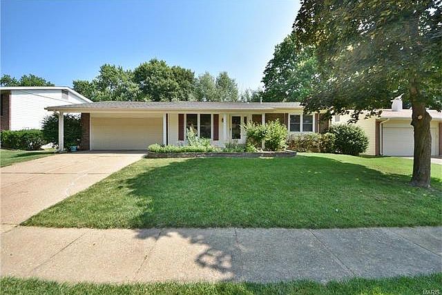 1st image of 533 Blazedwood Dr