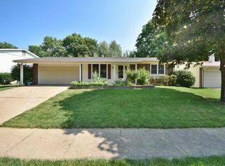 533 Blazedwood Dr, Ballwin, MO