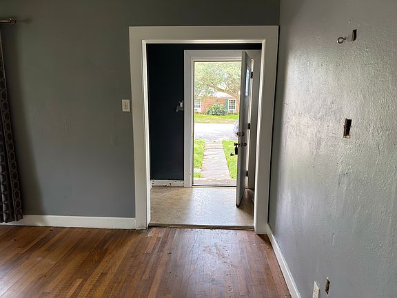 4th image of 405 13th Ave N