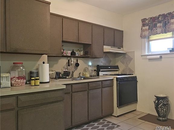 4th image of 11923 179th St