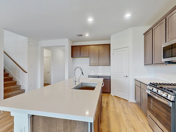 2nd image of 21818 Redwood Bluff Trl