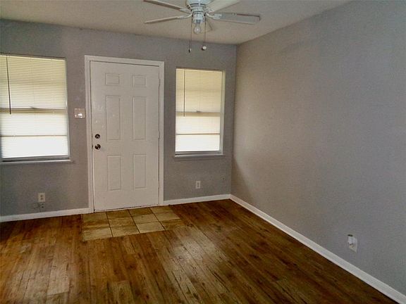 3rd image of 831 W Monterey St #B