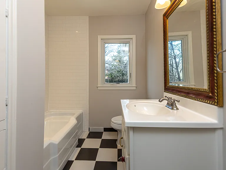 500 Colonial Rd — Photo 21