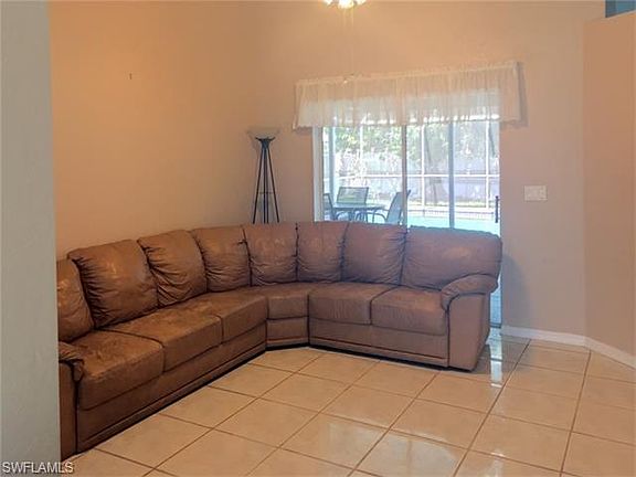 5th image of 39 NE 9th Pl