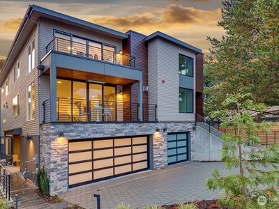 8707 116th Avenue NE #A, Kirkland, WA, 98033