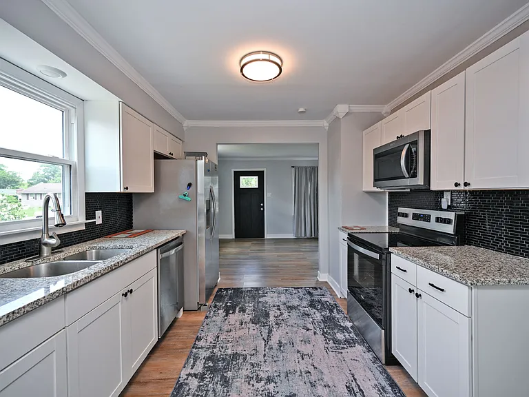 409 Glenn St — Photo 19