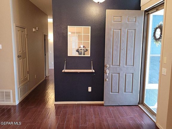 2nd image of 12813 Tierra Amanda Ln