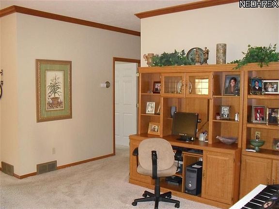 5th image of 122 Village Dr #4