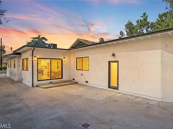 3rd image of 808 S Los Robles Ave