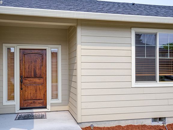 2nd image of 926 NW 105th Cir