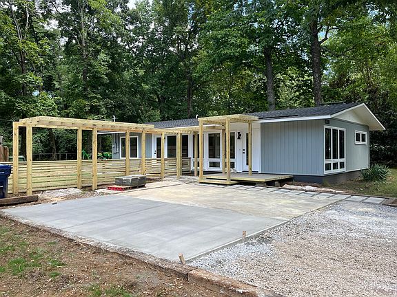 2nd image of 1530 Monte Sano Blvd SE