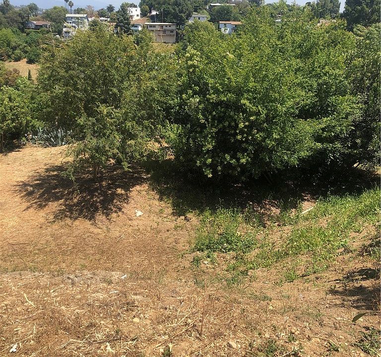 2nd image of 923 Alegre Pl Lot 39
