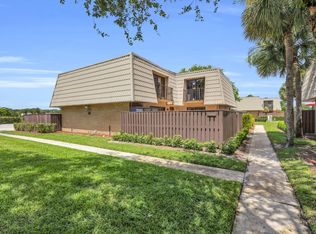 5130 51ST Way #5130, West Palm Beach, FL 33409