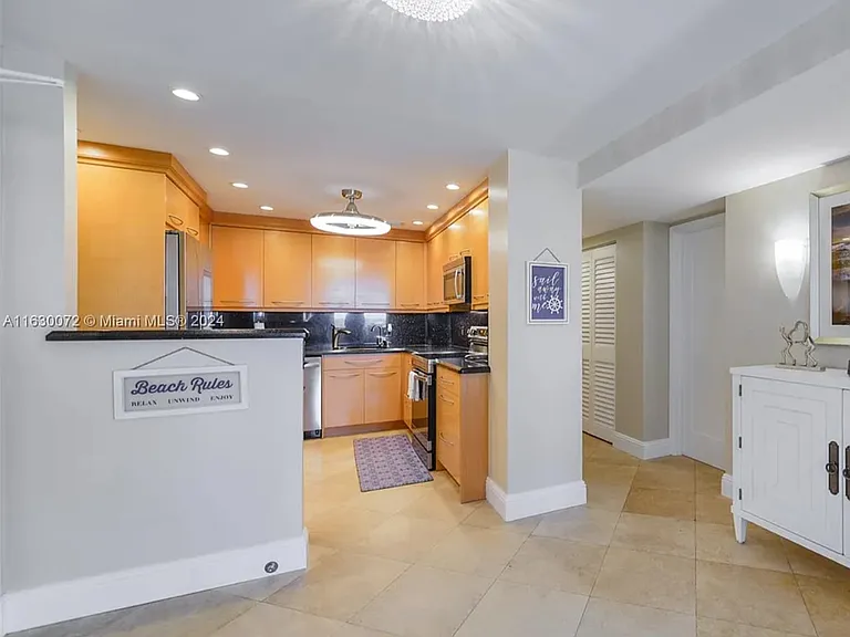 1985 S Ocean Dr #10E — Photo 10