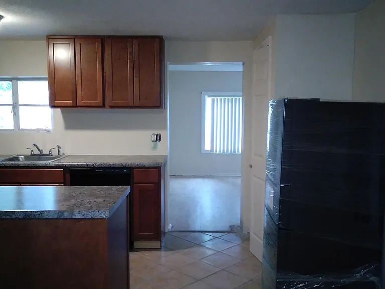 1001 Santa Barbara Dr — Photo 10