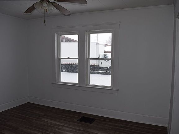 5th image of 713 East St