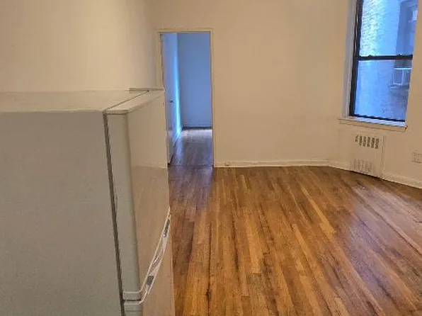 320 East 85th Street image 1 of 6
