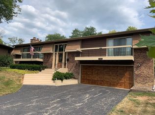 2113 Valley Lo Ln, Glenview, IL 60025