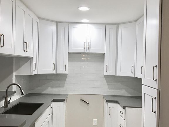 4th image of 636 E Verdugo Ave APT A