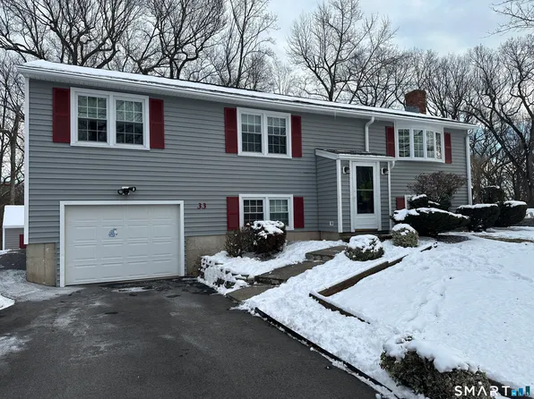 33 Sky View Circle, Hamden, CT 06514