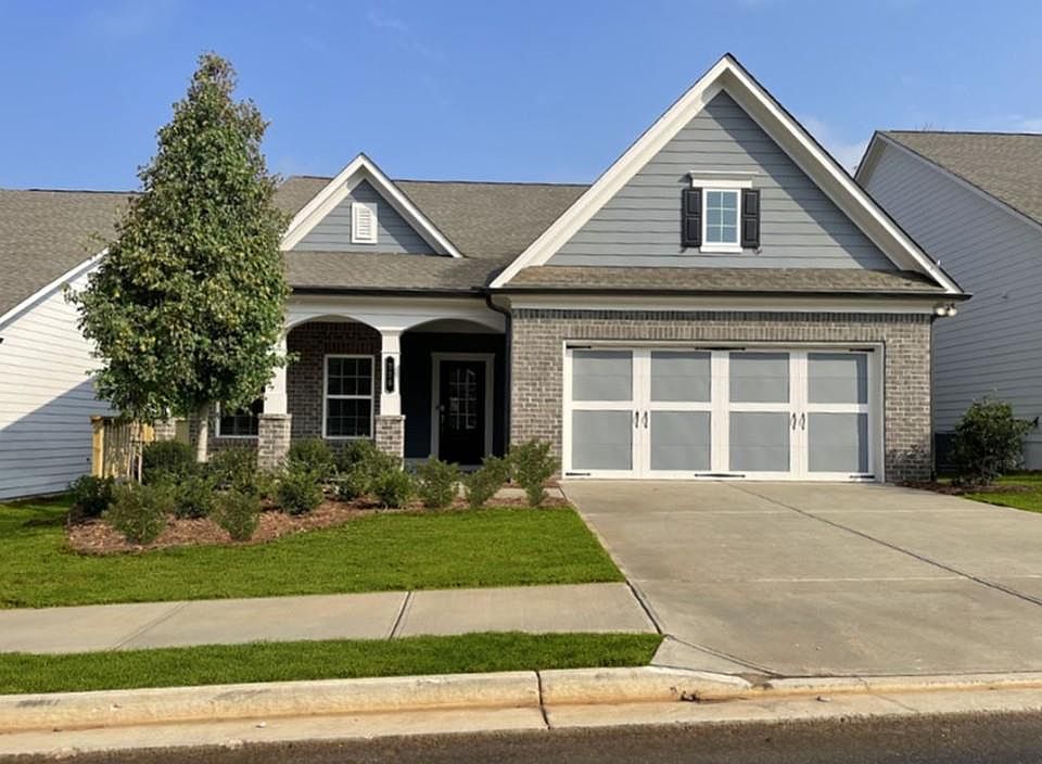 1st image of 206 Hickory Bluffs Pkwy