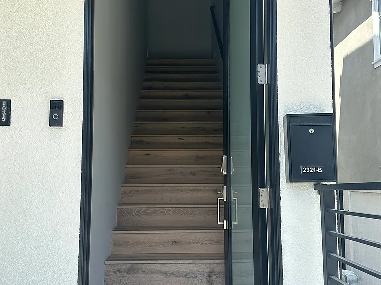 2321 Vanderbilt Ln #B — Photo 22