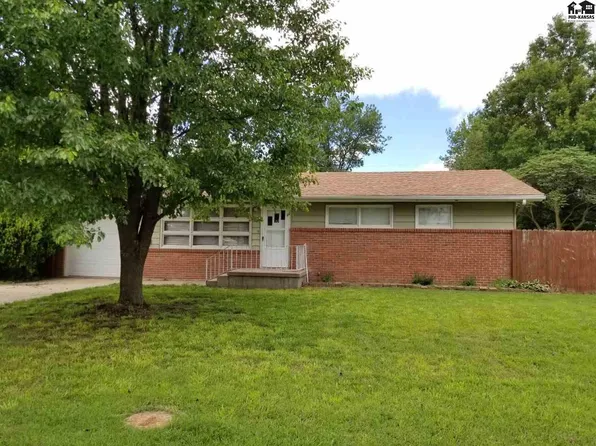 1303 Eastmoor Dr, McPherson, KS 67460