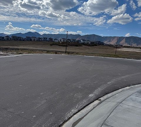 Cul-de-sac mountains view from front of house